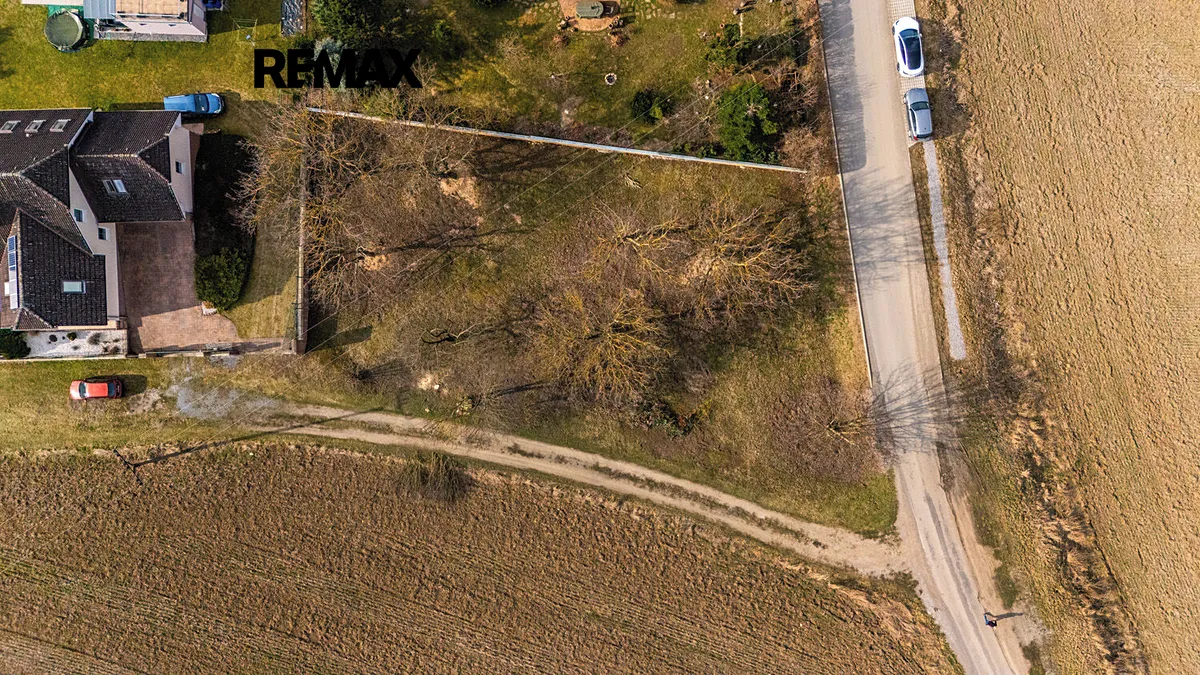 Prodej stavebního pozemku 1045 m²